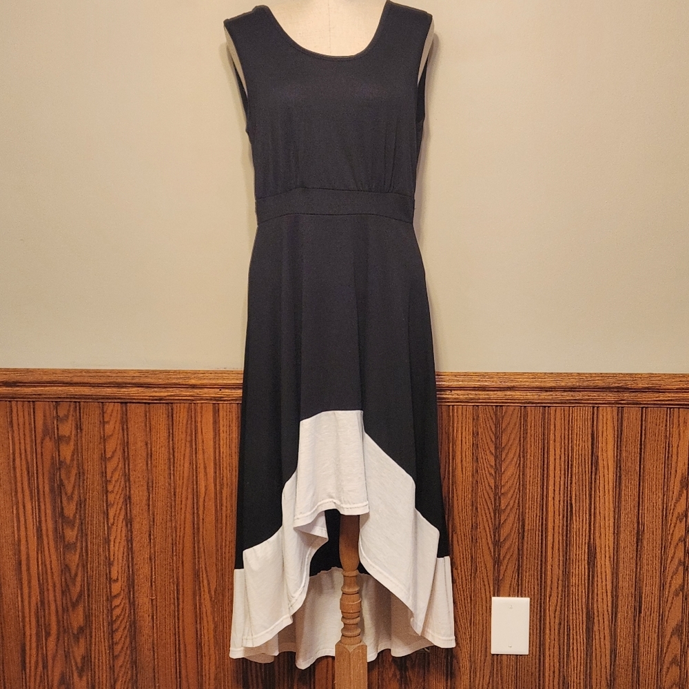 Meaneor Asymmetrical Sleeveless Black and White Sun Dress NWT New